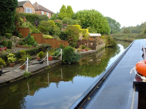 The beautifully landscaped canalside homes in Milton where we moored Saturday night and Wednesday night.